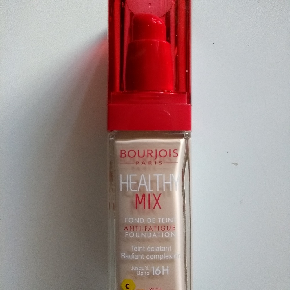 NEW Bourjois Foundation Radnt Cmplxn 62 Cappuccino